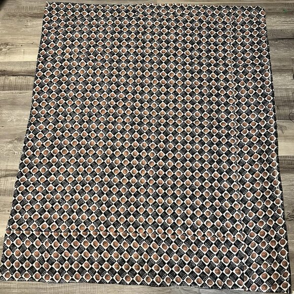 New Handmade Quilt. One Side is basketballs and Hoops - Picture 4 of 4